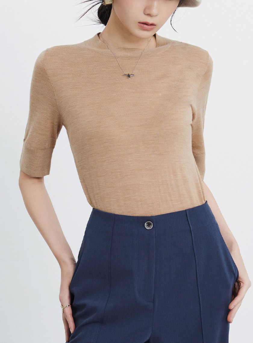 極細羊毛半高領短袖上衣